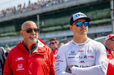 INDYCAR sürücüsü, GRAHAM RAHAL (15) New Albany, Ohio 'dan ve Rahal Letterman Lanigan Racing Honda takımı, Indianapolis' teki Indianapolis Motor Yarış Pisti 'ne katılmaya hazırlanıyor..  