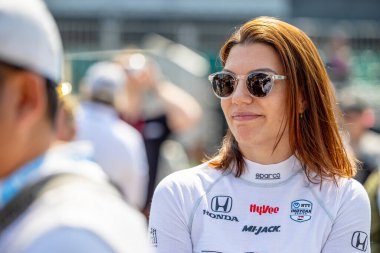 Guildford, İngiltere 'den INDYCAR pilotu KaTHERINE LEGGE (44) ve onun Rahal Letterman Lanigan Racing Honda takımı, Indianapolis' teki Indianapolis 500 'e katılmaya hazırlanıyor..  