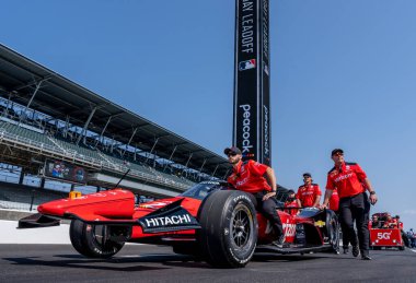 Toowoomba, Avustralya ve Penske Chevrolet takımından INDYCAR sürücüsü Will POWER (12), Indianapolis, IN, ABD 'deki Indianapolis Motor Yarış Pisti' nde Indianapolis 500 'e katılmaya hazırlanıyor..  