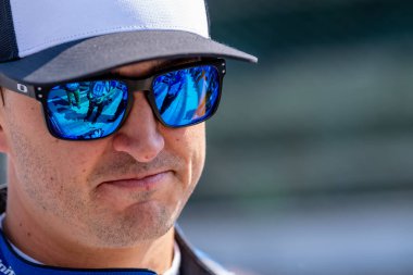 INDYCAR sürücüsü, GRAHAM RAHAL (15) New Albany, Ohio 'dan ve Rahal Letterman Lanigan Racing Honda takımı, Indianapolis' teki Indianapolis Motor Yarış Pisti 'ne katılmaya hazırlanıyor..  