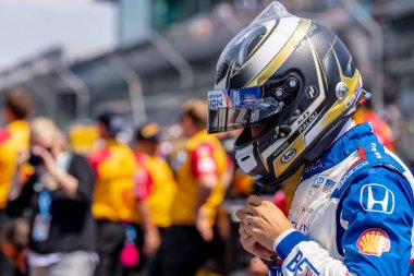 INDYCAR sürücüsü, Barselona, İspanya 'dan ALEX PALOU (10) ve onun Chip Ganassi Racing Honda takımı, Indianapolis 500' e Indianapolis, IN, ABD 'deki Indianapolis Motor Yarış Pisti' nde katılmaya hazırlanıyor..  
