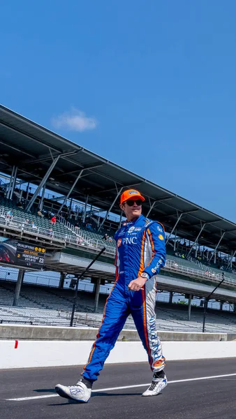 INDYCAR sürücüsü, Auckland, Yeni Zelanda 'dan SCOTT DIXON (9) ve onun Chip Ganassi Racing Honda takımı, Indianapolis' teki Indianapolis 500 yarışına katılmaya hazırlanıyor..  