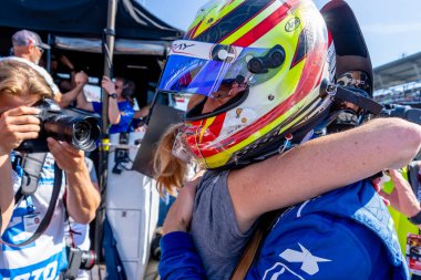 INDYCAR sürücüsü, Sting Ray Robb ve Dayle Coyne Racing, Rick Ware Honda ile birlikte Indianapolis, IN, ABD 'deki Indianapolis 500' e katılmaya hak kazandılar. Dale Coyne Chevrolet 32. oldu..