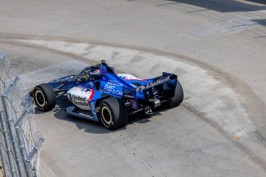 New Albany, Ohio 'dan INDYCAR sürücüsü GRAM RAHAL (15), Detroit, MI, ABD' de bulunan Detroit Streets 'te Chevrolet Detroit Grand Prix için yapılan bir prova sırasında Rahal Letterman Lanigan Racing Honda arabasıyla virajlardan geçiyor..  