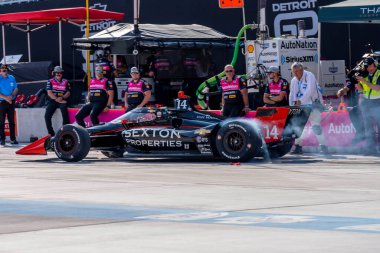 Woodbury, Connecticut 'tan INDYCAR sürücüsü SANTINO FERRUCCI (14), Detroit, ABD' de Detroit sokaklarında yapılacak Chevrolet Detroit Grand Prix 'sine hazırlanıyor..  