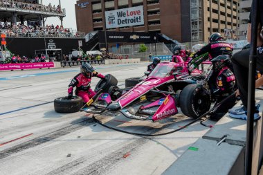 INDYCAR sürücüsü, Montorillon, Fransa 'dan SIMON PAGENAUD (60), Detroit, MI, ABD' deki Detroit Sokaklarında Chevrolet Detroit Grand Prix sırasında Meyer Shank Racing Honda 'sını hizmete soktu..  