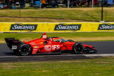 Kopenhag, Danimarka 'dan BENJAMIN PEDERSEN (R) (55) Elkhart Gölü WI' ndeki Road America 'da yapılan Sonsio Grand Prix tatbikatı sırasında virajlardan geçer..