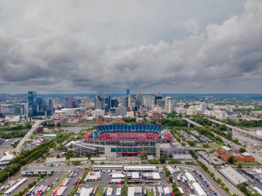 Nashville, Tennessee 'nin havadan görünüşü. Cumberland Nehri üzerinde yer alan şehir, Gönüllü Devlet 'in başkentidir..