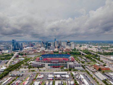 Nashville, Tennessee 'nin havadan görünüşü. Cumberland Nehri üzerinde yer alan şehir, Gönüllü Devlet 'in başkentidir..