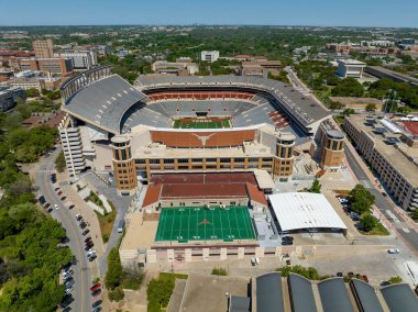 Teksas, Austin 'deki Darrell K Royal Memorial Stadyumu. Teksas Üniversitesi kampüsü..  