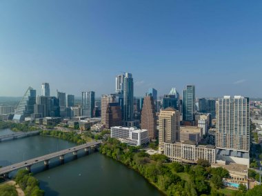 Austin, ABD 'nin Teksas eyaletinin başkenti ve Travis County' nin merkezidir. Amerika Birleşik Devletleri 'nin en kalabalık 11. şehridir..