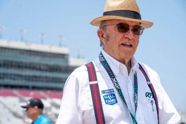 NASCAR Cup Driver, Chris Buescher ve Jack Roush, Lübnan 'daki Nashville Superspeedway' de müttefik 400 yarışına katılmaya hak kazandılar..