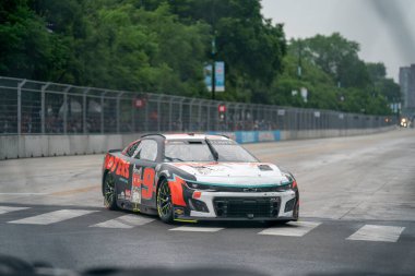 NASCAR Cup Driver, CHASE ELLIOTT (9) Chicago IL 'deki Chicago Caddesi' nde bulunan Grant Park 220 'nin açılış töreni için şehir sokakları boyunca yarışır..