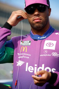 NASCAR Cup Driver, Bubba Wallace (23), Hampton GA 'daki Atlanta Motor Speedway' deki Walmart 'taki Quaker State 400' e katılmaya hak kazandı..
