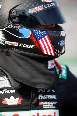 NASCAR Kupası sürücüsü Brad Keselowski (6), Hampton GA 'daki Atlanta Motor Speedway' deki Walmart 'taki Quaker State 400' e katılmaya hak kazandı..