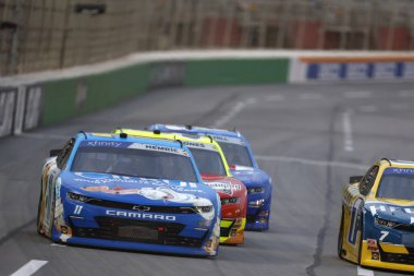 NASCAR Xfinty Driver, Daniel Hemric (11), Hampton GA 'daki Atlanta Motor Yarış Pisti' nde Alsco Uniformaları için yarışa başladı..