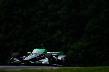 Cambridge, Cambridgeshire, İngiltere 'den CALLUM ILOTT (77), Lexington OH, Ohio' daki Orta Ohio Spor Araba Kursunda Honda Indy 200 antrenmanı sırasında yolda ilerliyor..