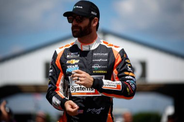 NASCAR Kupa Serisi Sürücüsü, Corey LaJoie (7), Long Pond PA 'daki Pocono Yarış Pisti' nde HighPoint.com 400 için antrenmana hazırlanıyor..