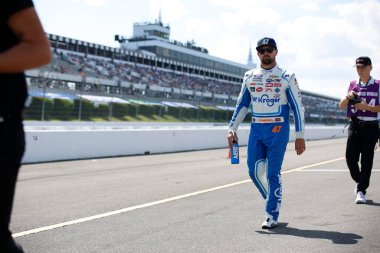 NASCAR Kupa Serisi Sürücüsü Ricky Stenhouse Jr (47), Long Pond PA 'daki Pocono Yarış Pisti' ndeki HighPoint.com 400 'e katılmaya hazırlanıyor..
