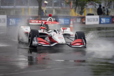 Payette, Idaho 'dan STING RAY ROBB (R) (51), Nashville, Nashville' de düzenlenen Big Machine Music City Grand Prix 'sinde ıslak ve tehlikeli bir tatbikat sırasında dönüşler boyunca seyahat eder..