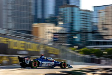 INDYCAR Serisi sürücüsü, Barcelona, İspanya 'dan ALEX PALOU (10), Nashville, TN, ABD' de bulunan Nashville caddelerinde düzenlenen Büyük Makine Müzik Şehri Grand Prix 'ine hak kazanmıştır..
