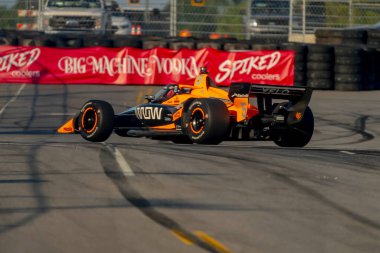 INDYCAR Serisi sürücüsü, PATO OWARD (5), Nashville, TN, ABD 'de bulunan Nashville sokaklarında düzenlenen Big Machine Music City Grand Prix' ine hak kazanmıştır..