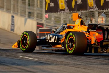 INDYCAR Serisi sürücüsü, FELIX ROSENQVIST (6), Nashville, TN, ABD 'deki Big Machine Music City Grand Prix' sine katılmaya hak kazanmıştır..