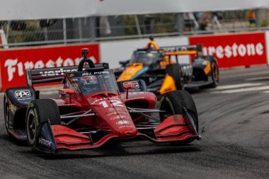 Toowoomba, Avustralya 'dan INDYCAR Driver, Will POWER (12), Nashville TN' deki Nashville Caddelerinde düzenlenen Big Machine Music City Grand Prix sırasında virajlarda yarışır..