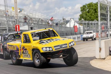 Nashville sokakları Nashville, TN, ABD 'deki Big Machine Music City Grand Prix için Stadyum Super Trucks' a ev sahipliği yapıyor..  