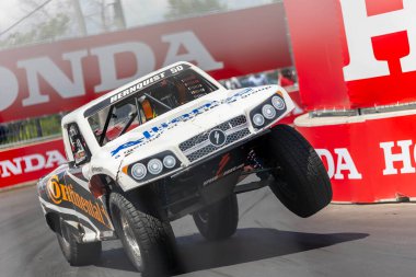 Nashville sokakları Nashville, TN, ABD 'deki Big Machine Music City Grand Prix için Stadyum Super Trucks' a ev sahipliği yapıyor..  