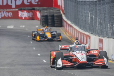 Christchurch, Yeni Zelanda 'dan INDYCAR Driver, SCOTT MCLaughLIN (3), Nashville TN' deki Nashville caddelerinde düzenlenen Big Machine Music City Grand Prix sırasında yarışır..