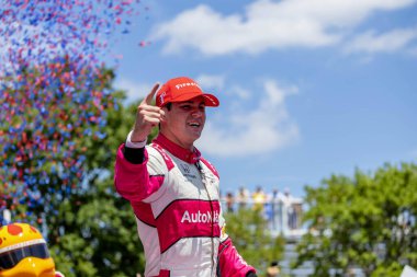 INDYCAR Serisi sürücüsü, Jüpiter, Florida 'dan KYLE KIRKWOOD (27), Nashville, TN, ABD' de Nashville sokaklarında Büyük Makine Müzik Şehri Grand Prix 'ini kazandı..