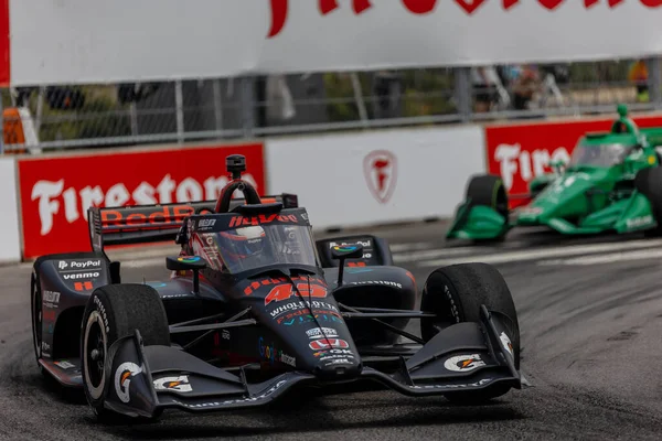 Danimarka 'nın Hedensted şehrinden INDYCAR Driver, CHRISTIAN LUNGAARD (45), Nashville TN' deki Nashville sokaklarında düzenlenen Big Machine Music City Grand Prix sırasında virajlarda yarışır..