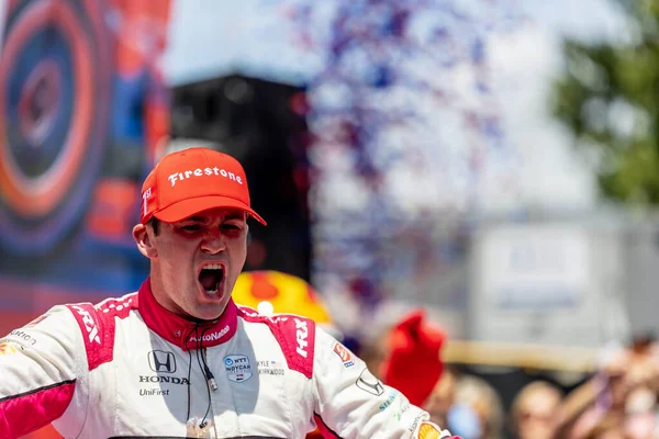 INDYCAR Serisi sürücüsü, Jüpiter, Florida 'dan KYLE KIRKWOOD (27), Nashville, TN, ABD' de Nashville sokaklarında Büyük Makine Müzik Şehri Grand Prix 'ini kazandı..