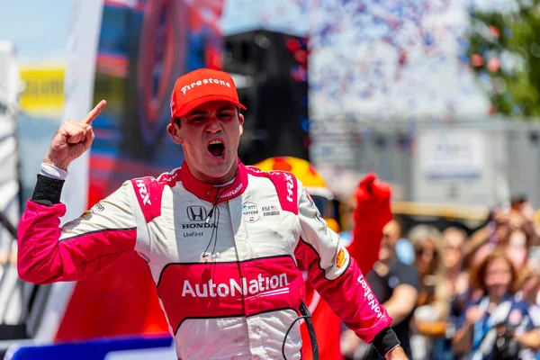 INDYCAR Serisi sürücüsü, Jüpiter, Florida 'dan KYLE KIRKWOOD (27), Nashville, TN, ABD' de Nashville sokaklarında Büyük Makine Müzik Şehri Grand Prix 'ini kazandı..