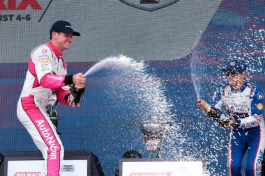 INDYCAR Serisi sürücüsü, Jüpiter, Florida 'dan KYLE KIRKWOOD (27), Nashville, TN' de bulunan Nashville sokaklarında Büyük Makine Müzik Şehri Grand Prix 'ini kazandı..