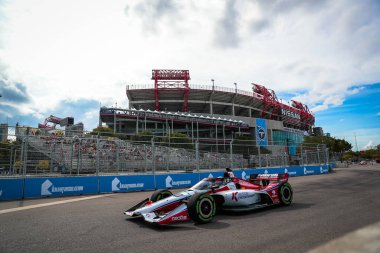 INDYCAR Serisi sürücüsü, Bassingham, İngiltere 'den JACK HARVEY (30), Nashville, Nashville' deki Sokaklar 'da düzenlenen Big Machine Music City Grand Prix tatbikatı sırasında virajlardan geçer..