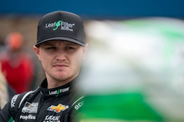 NASCAR Kupa Serisi Sürücüsü Justin Haley (31), Brooklyn 'deki Michigan Uluslararası Yarış Pistinde FireKeppers 400 için piste çıkıyor..