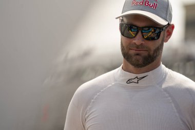 NASCAR Craftsman Truck serisi sürücüsü Shane Van Gisbergen, Indianapolis 'teki Indianapolis Yarış Parkı' ndaki TSport 200 antrenmanına gidiyor..