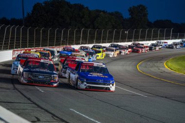 NASCAR Craftsman Truck serisi Driver, Ty Majeski (98) Indianapolis 'teki Indianapolis Yarış Parkı' nda TSport 200 için yarışmaktadır..