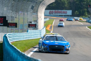 NASCAR Cup Driver, Ryan Preece (41) Watkins Glen NY 'deki Glen International' daki Glen 'de Go Bowling için yarışıyor..