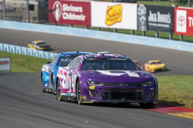 NASCAR Cup Driver, Alex Bowman (48) Watkins Glen NY 'deki Glen International' daki Glen 'de Go Bowling için yarışıyor..