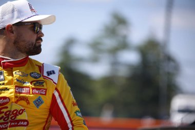 NASCAR Kupa Serisi Sürücüsü Ricky Stenhouse Jr (47), Watkins Glen NY 'deki The Glen' de düzenlenen Go Bowling antrenmanına gidiyor..