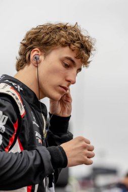 Şikago, Illinois 'den INDYCAR Serisi sürücüsü DAVID MALUKAS (18), ABD' nin Madison kentindeki World Wide Technology Raceway 'de Bommarito Otomotiv Grubu 500 için kalite hazırlığı yapmaktadır..