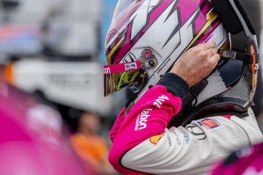 Jüpiter, Florida 'dan INDYCAR Serisi sürücüsü KYLE KIRKWOOD (27), ABD' nin Madison kentindeki World Wide Technology Raceway 'de Bommarito Otomotiv Grubu 500 için kalite hazırlığı yapmaktadır..