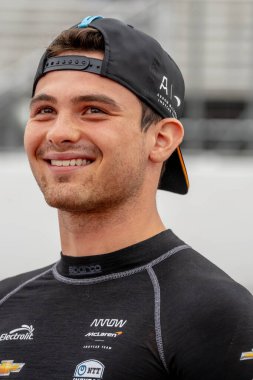 Monterey, Meksika 'dan INDYCAR Serisi sürücüsü PATO OWARD (5), ABD' nin Madison kentindeki World Wide Technology Raceway 'de Bommarito Otomotiv Grubu 500 için kalite hazırlığı yapmaktadır..