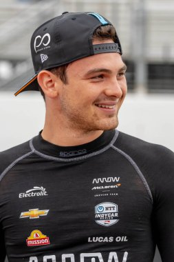 Monterey, Meksika 'dan INDYCAR Serisi sürücüsü PATO OWARD (5), ABD' nin Madison kentindeki World Wide Technology Raceway 'de Bommarito Otomotiv Grubu 500 için kalite hazırlığı yapmaktadır..