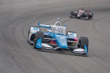 INDYCAR Serisi sürücüsü, Nashville, Tennessee 'den JOSEF NEWGARDEN (2), Madison IL' deki World Wide Technology Hipodromu 'nda Bommarito Otomotiv Grubu 500 sırasında yarışır..