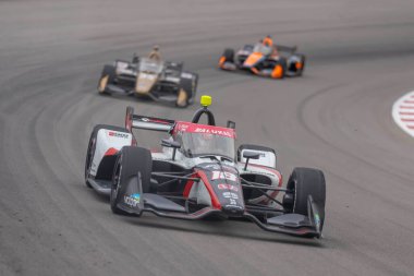 INDYCAR Serisi sürücüsü, Şikago, Illinois 'den DAVID MALUKAS (18), Madison IL' deki World Wide Technology Raceway 'de Bommarito Otomotiv Grubu 500 sırasında dönüşlerde yarışır..