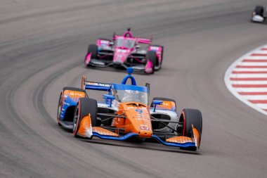 Auckland, Yeni Zelandalı INDYCAR Serisi sürücüsü SCOTT DIXON (9), Madison, IL 'deki World Wide Technology Raceway' de Bommarito Otomotiv Grubu 500 'ü kazandı..